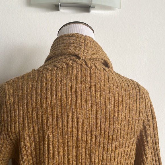 Woman’s cardigan size small brown yellow switcher - Picture 5 of 11